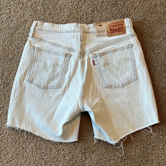 NEW Levi 501 Button-Fly Denim Shorts - Picture 3 of 3